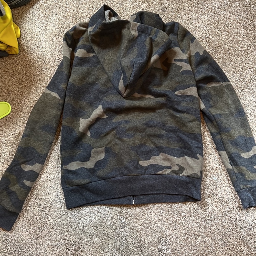 Pink camo zip up jacket - Picture 3 of 3